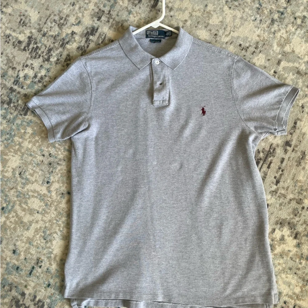 Men’s large gray shirt sleeve knit polo Ralph Lauren shirt